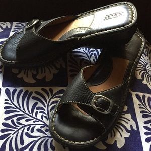 BORN sandals